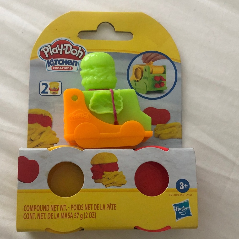 Play-Doh Kitchen Creations Green Orange Mini Burger Fries Food Truck